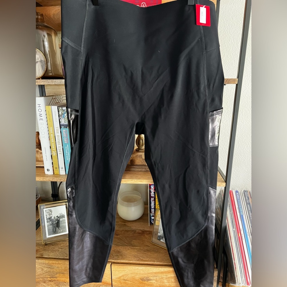 NWT Spanx gloss pocket leggings